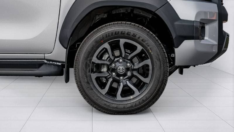 2026 Toyota Hilux thumbnail 5