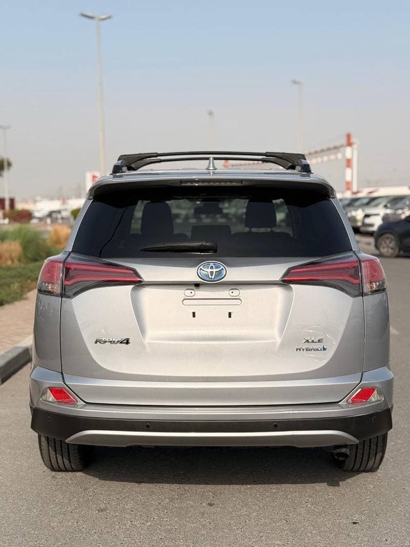 2017 Toyota RAV4 VXR thumbnail 4