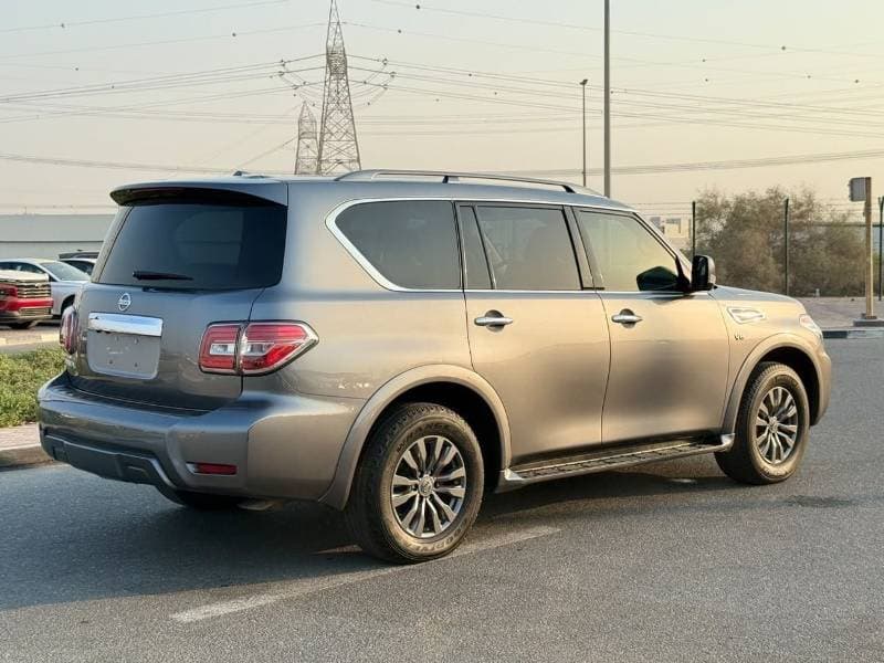 2019 Nissan Armada SL thumbnail 3