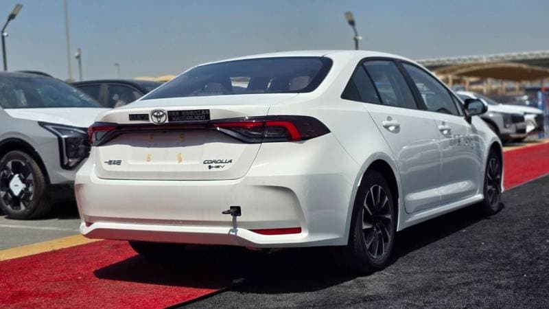 2026 Toyota Corolla XLI HEV thumbnail 5