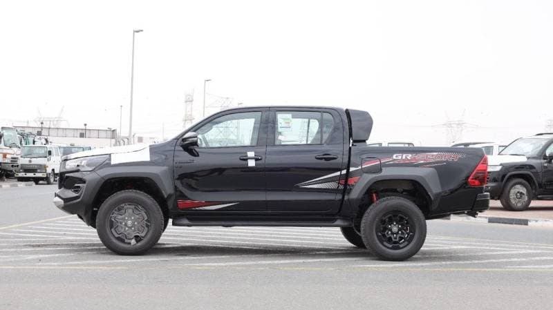 2026 Toyota Hilux GR SPORT thumbnail 3