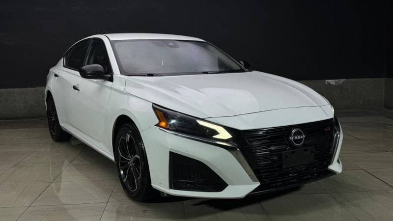 2024 Nissan Altima S thumbnail 5