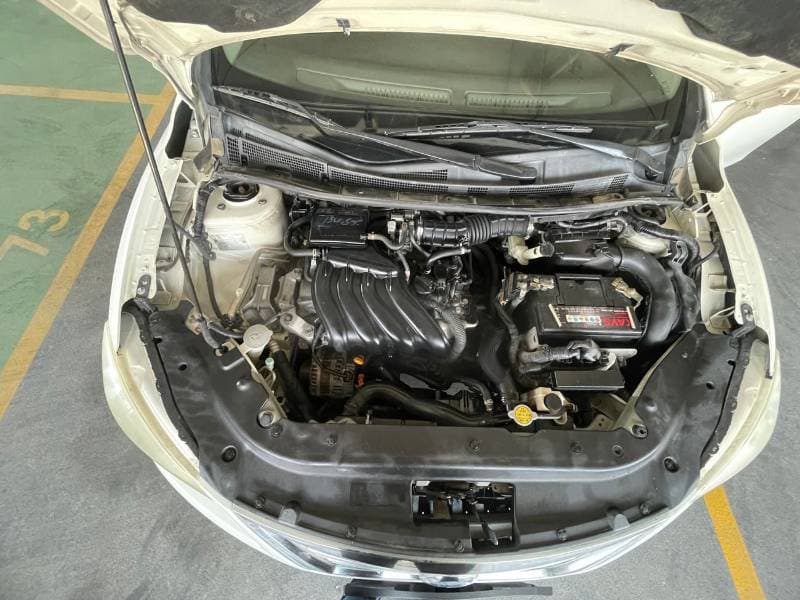 2016 Nissan Sentra SL thumbnail 7