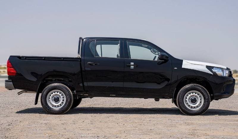 2026 Toyota Hilux DLX thumbnail 8