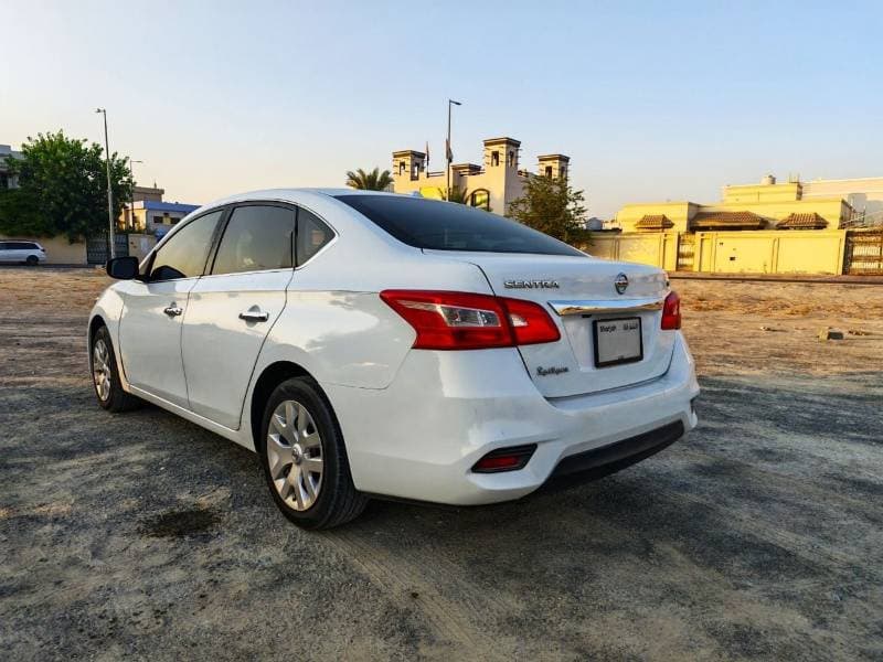 2017 Nissan Sentra S thumbnail 7