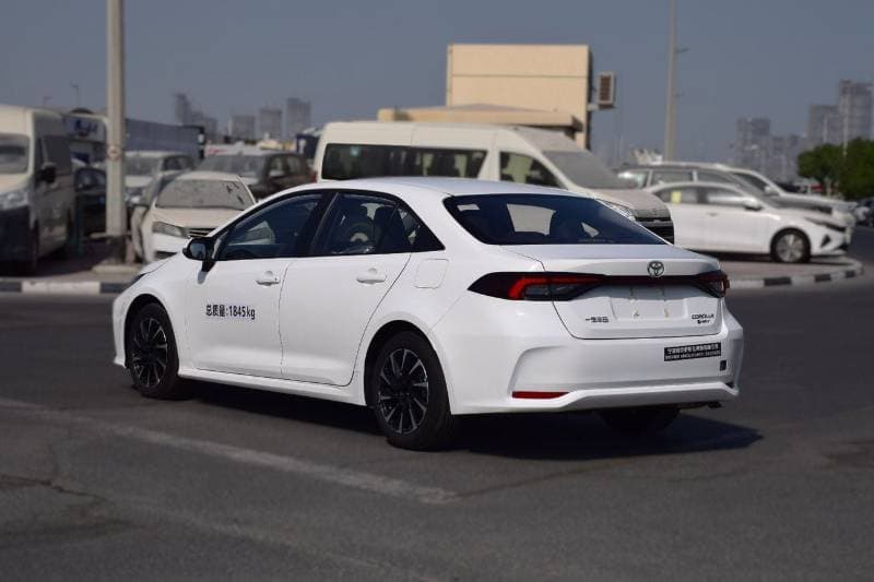 2026 Toyota Corolla XLI HEV thumbnail 6
