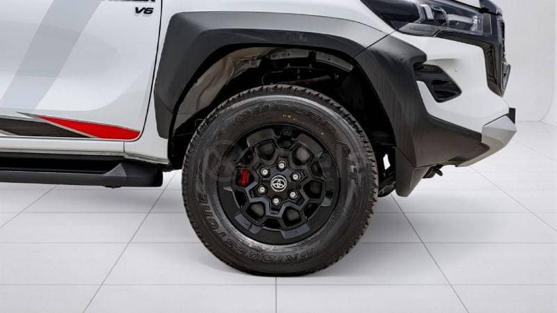 2026 Toyota Hilux GR SPORT thumbnail 6