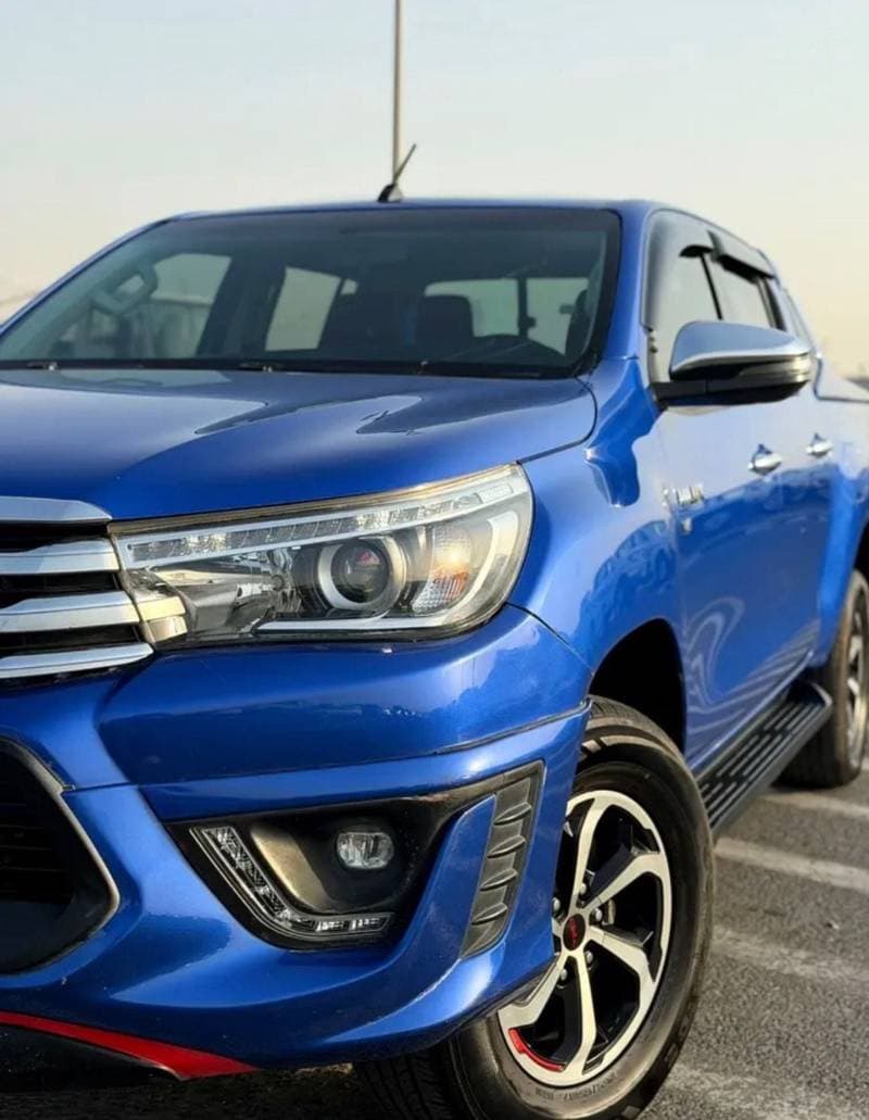 2018 Toyota Hilux TRD thumbnail 8