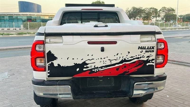 2017 Toyota Hilux GLX thumbnail 6
