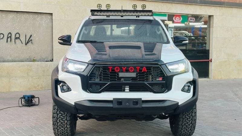2017 Toyota Hilux GLX thumbnail 7