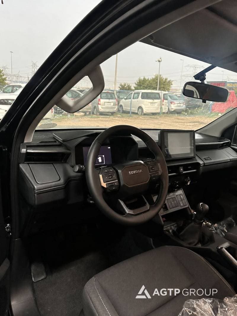 2026 Toyota Hilux DX thumbnail 5