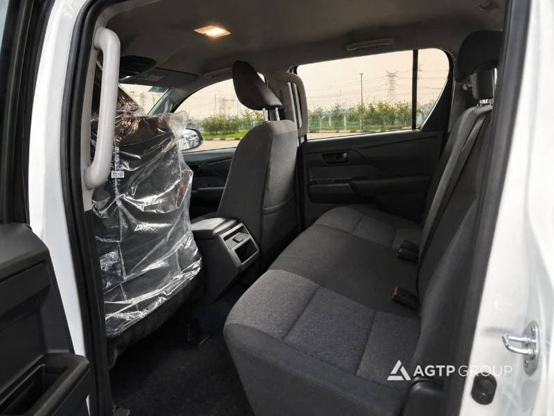 2026 Toyota Hilux DX thumbnail 8