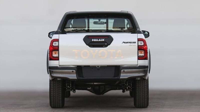 2026 Toyota Hilux ADVENTURE thumbnail 4