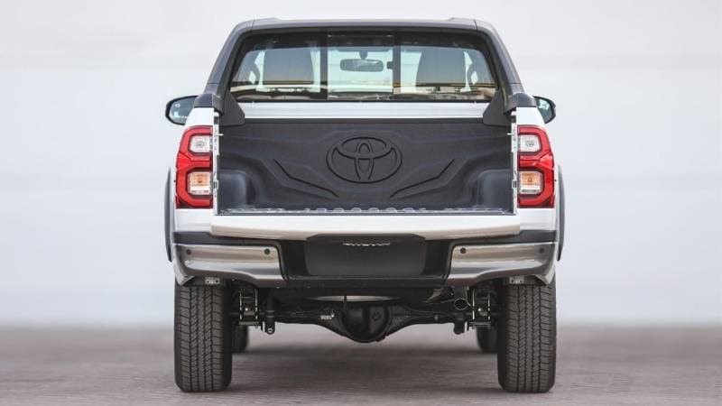 2026 Toyota Hilux ADVENTURE thumbnail 5