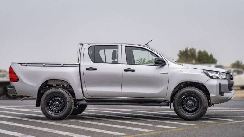 2025 Toyota Hilux GL thumbnail 7