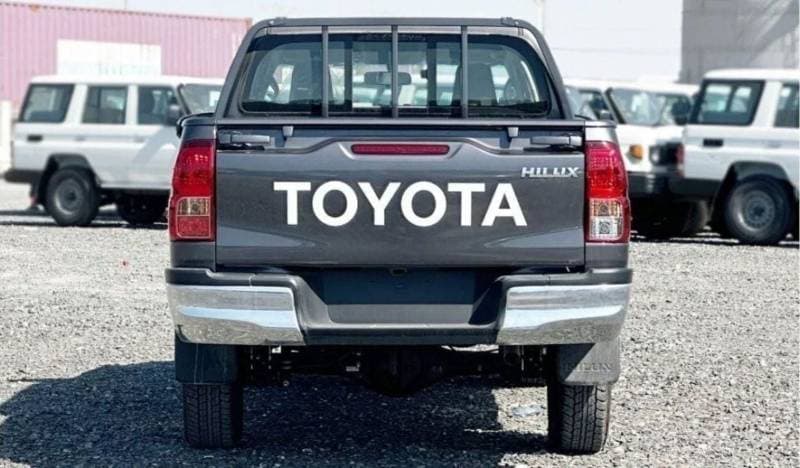 2024 Toyota Hilux SGLX thumbnail 6