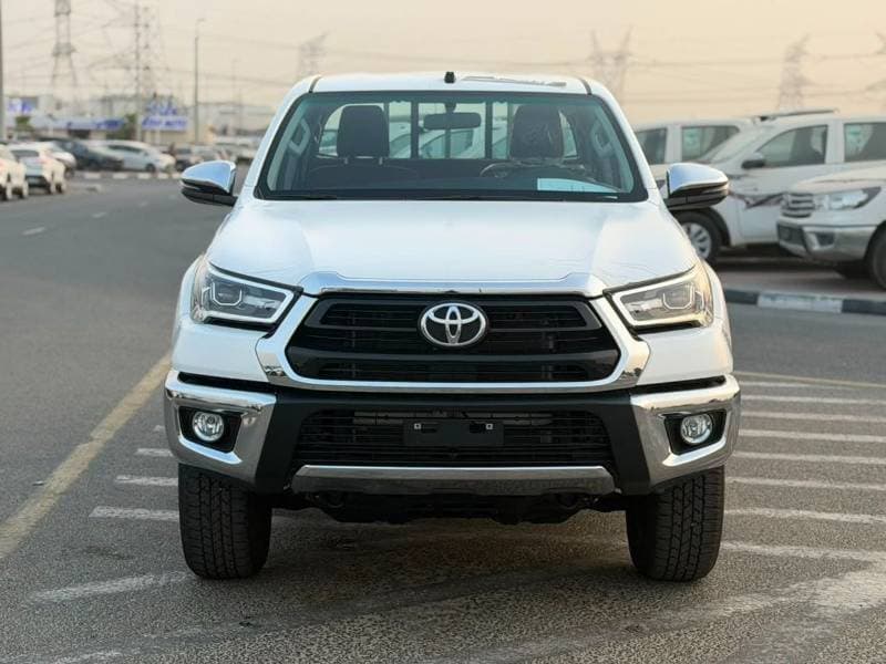 2026 Toyota Hilux GLX thumbnail 2