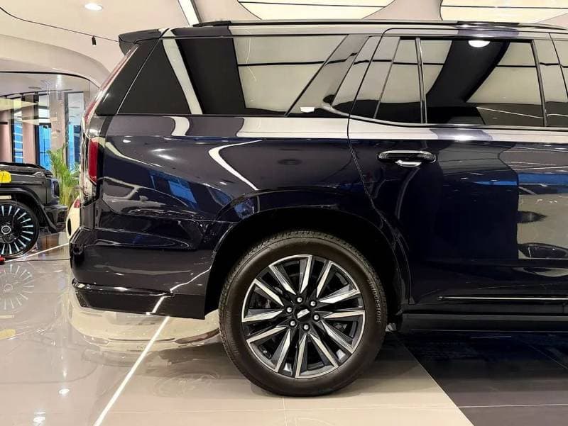 2024 Cadillac Escalade SPORT PLATINUM thumbnail 2
