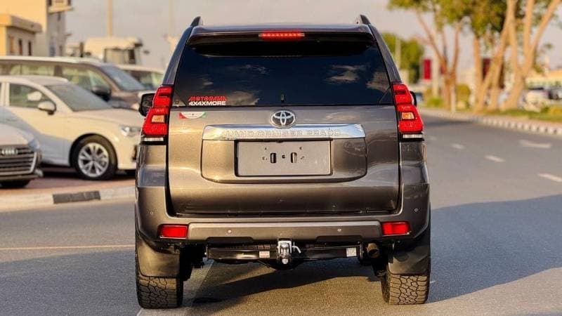 2022 Toyota Prado ADVENTURE thumbnail 3