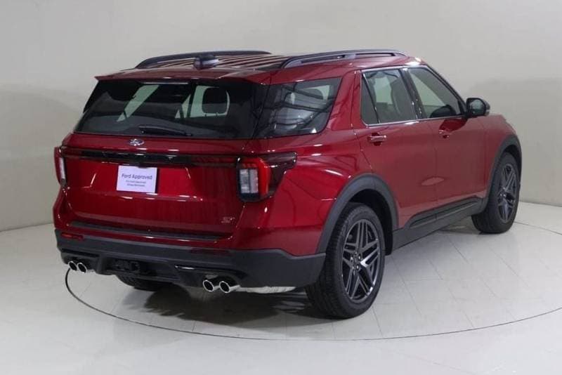 2025 Ford Explorer ST thumbnail 2