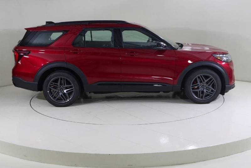 2025 Ford Explorer ST thumbnail 3