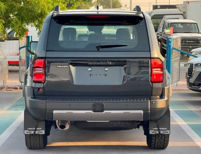 2026 Toyota Prado ADVENTURE thumbnail 3