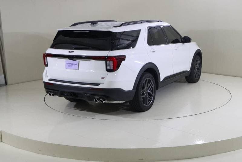 2025 Ford Explorer ST thumbnail 2