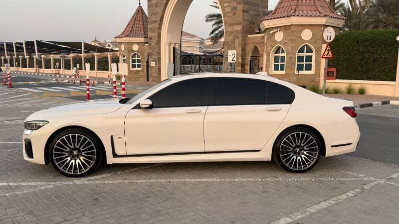 2021 BMW 740Li M SPORT PACK thumbnail 3