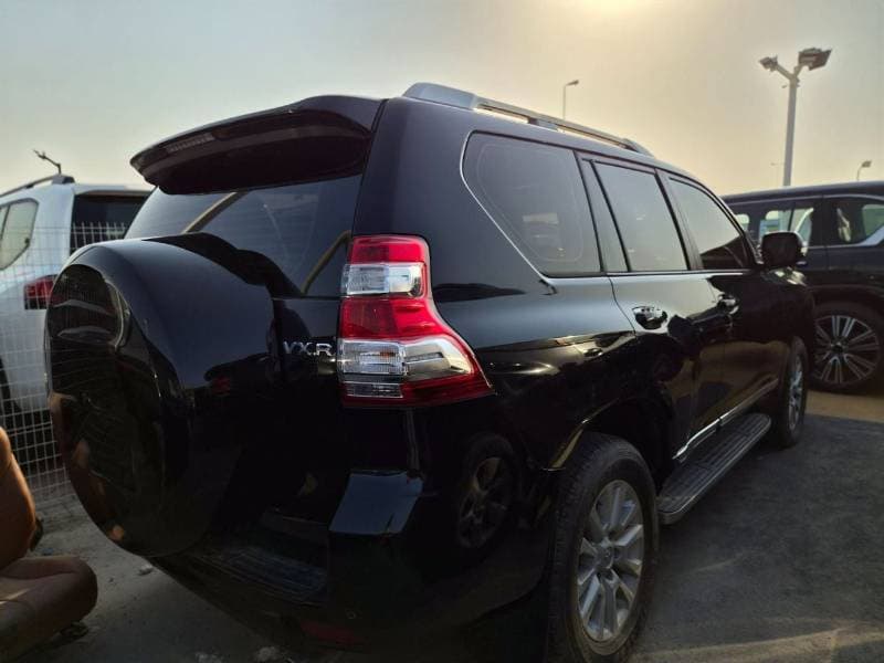 2016 Toyota Prado VXR thumbnail 3