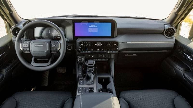 2025 Toyota Prado VXR thumbnail 8