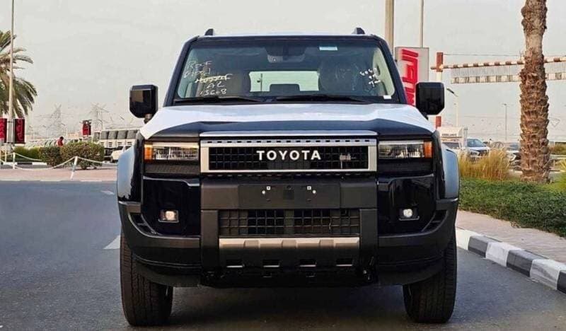 2025 Toyota Prado GXR thumbnail 3