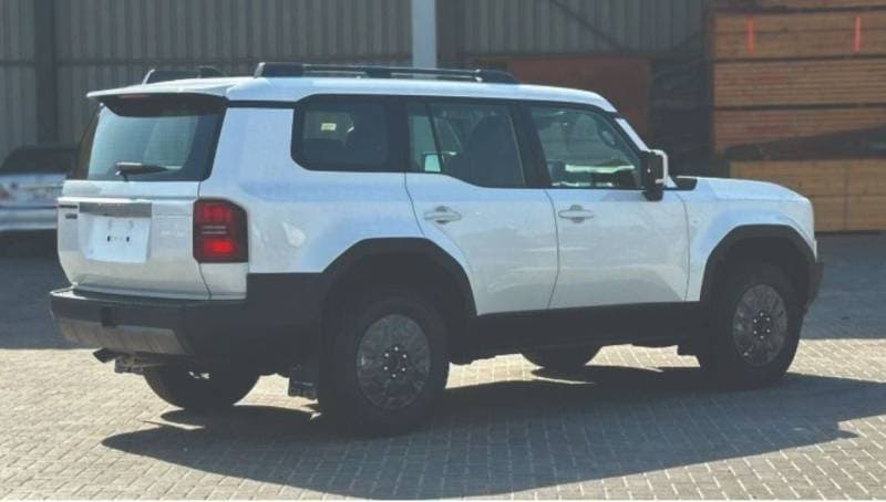 2025 Toyota Prado GXR thumbnail 6