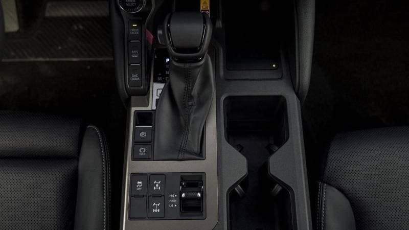 2025 Toyota Prado VXR thumbnail 6