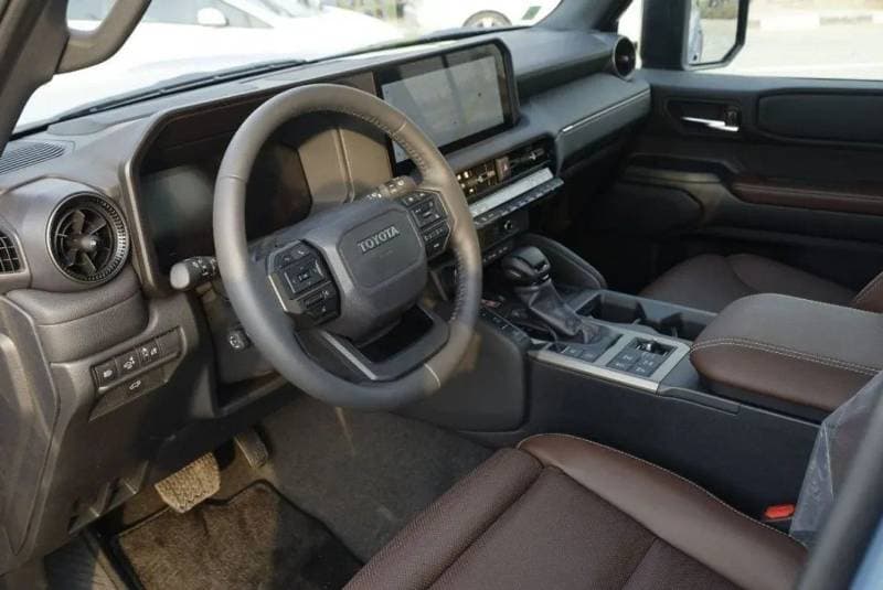 2025 Toyota Prado VXR thumbnail 8
