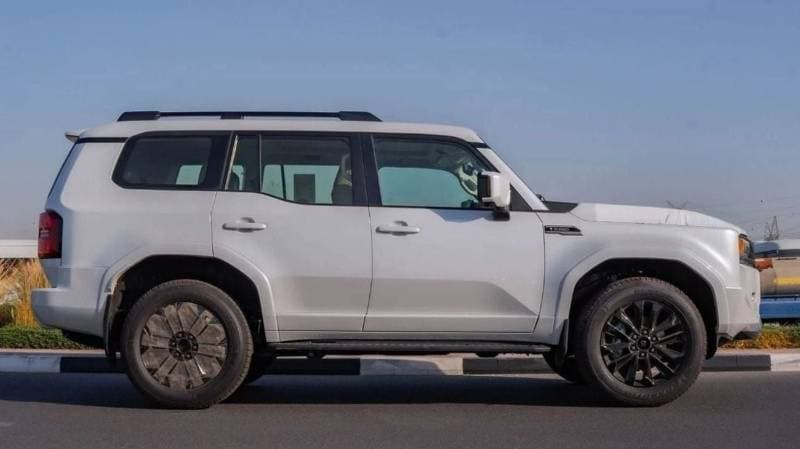 2025 Toyota Prado VXR thumbnail 3