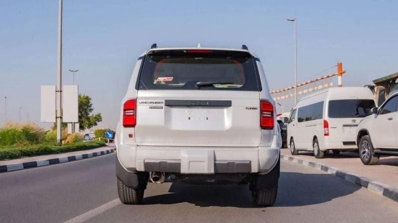 2025 Toyota Prado VXR thumbnail 4