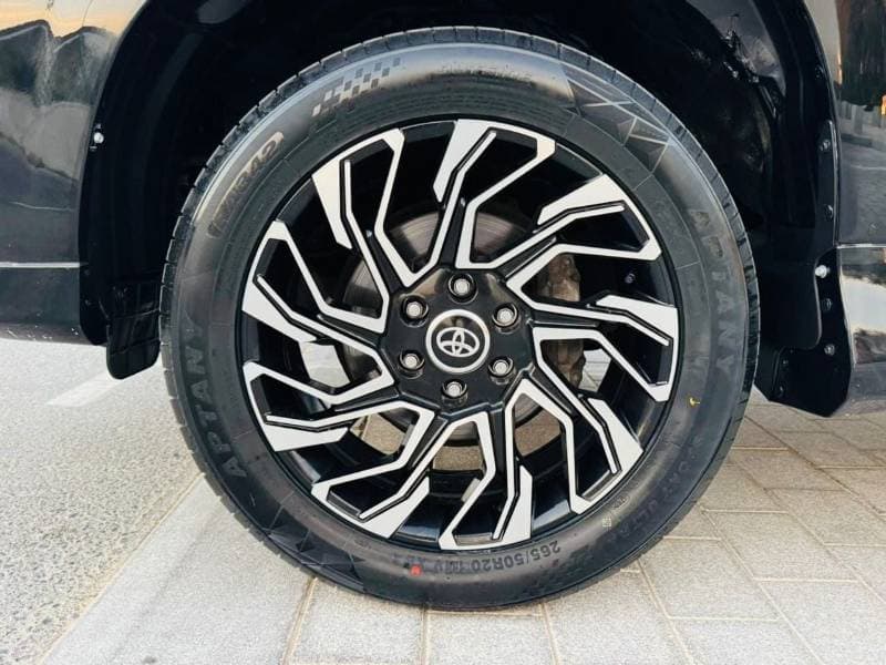 2020 Toyota Prado VXR thumbnail 6