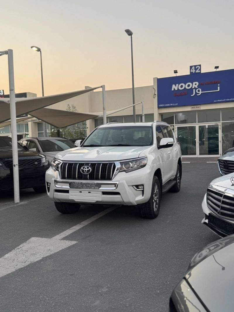 2019 Toyota Prado GXR thumbnail 4