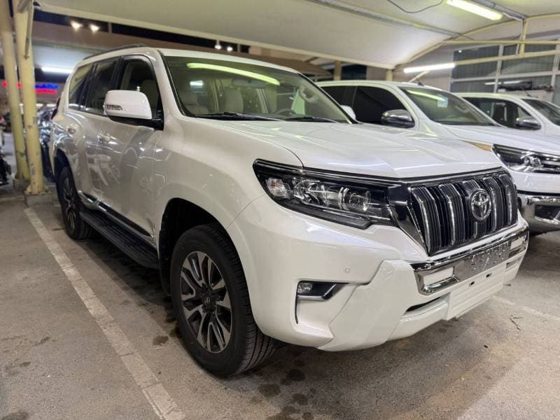2022 Toyota Prado GXR thumbnail 2