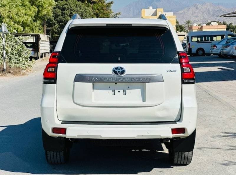 2019 Toyota Prado VXR thumbnail 3