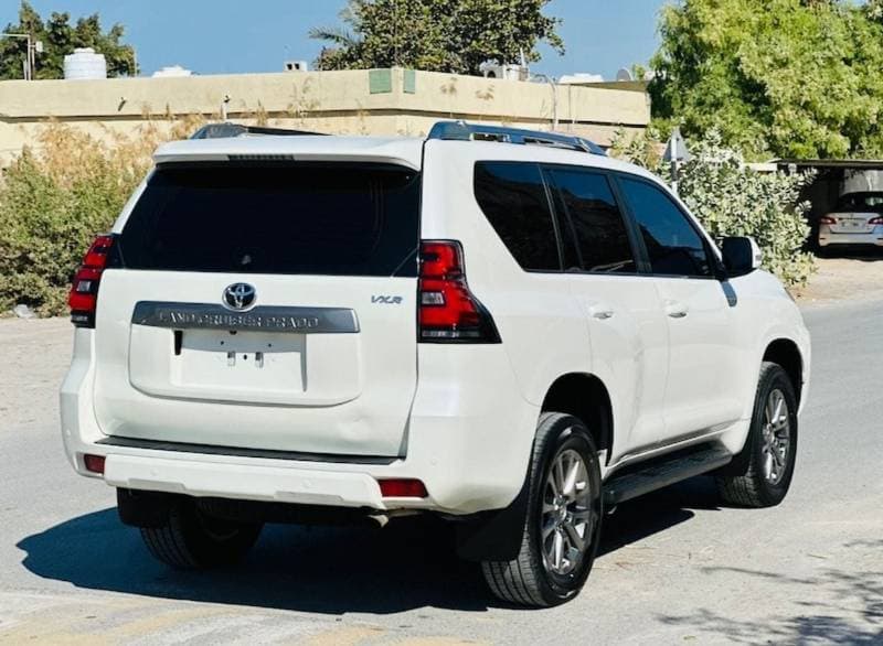 2019 Toyota Prado VXR thumbnail 4
