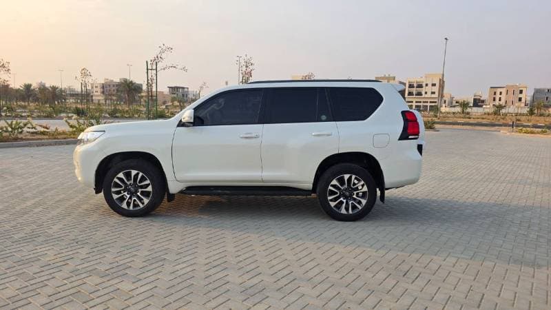 2023 Toyota Prado GXR thumbnail 6