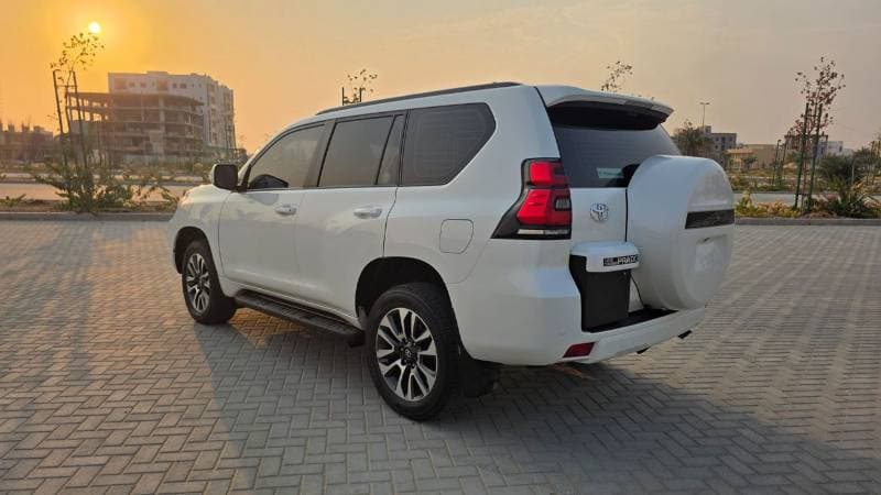 2023 Toyota Prado GXR thumbnail 5
