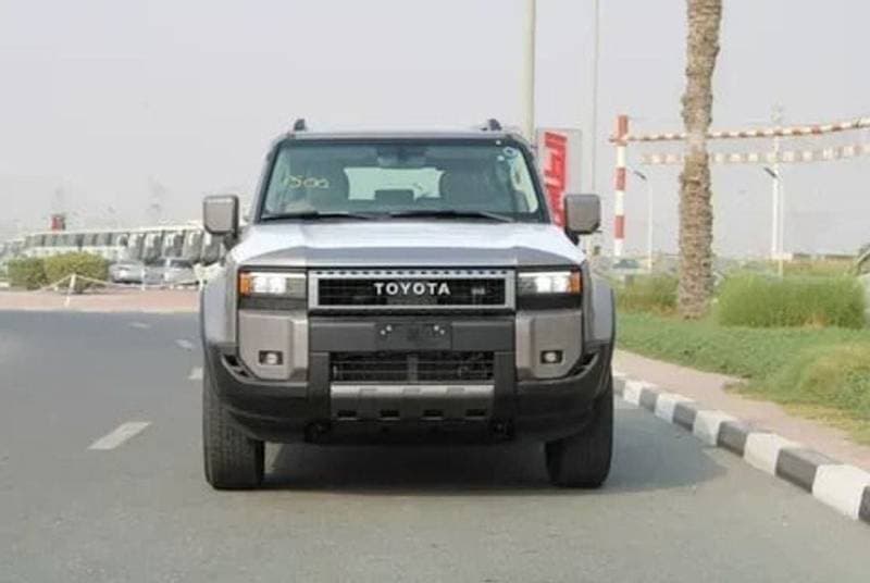 2025 Toyota Prado GXR thumbnail 2