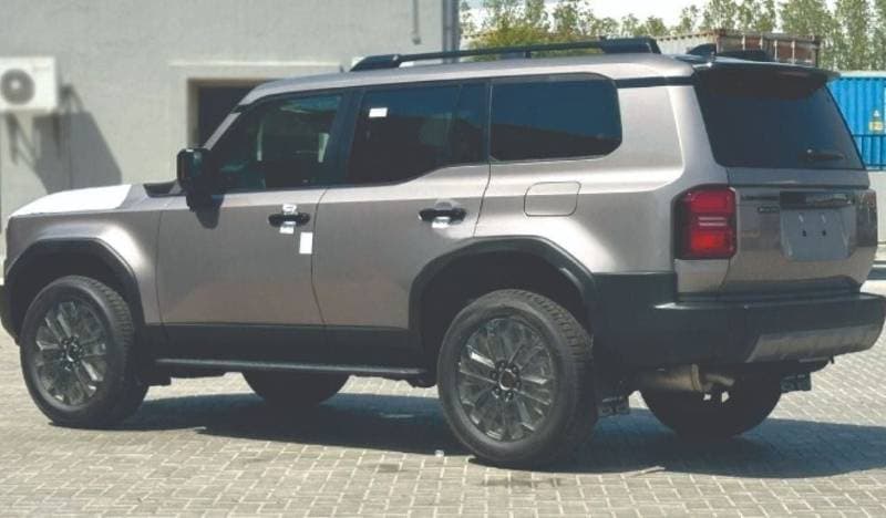2025 Toyota Prado VXR thumbnail 2