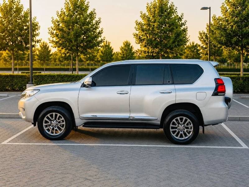 2018 Toyota Prado GXR thumbnail 4