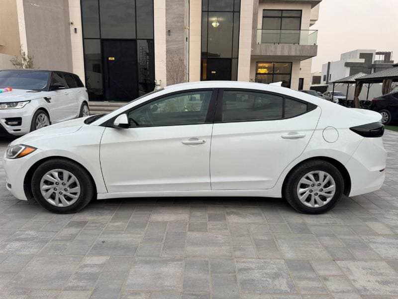 2017 Hyundai Elantra SE thumbnail 2