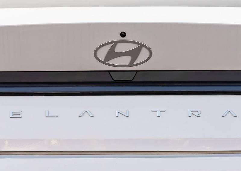 2025 Hyundai Elantra SMART thumbnail 6