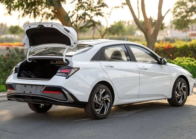 2025 Hyundai Elantra SMART thumbnail 4