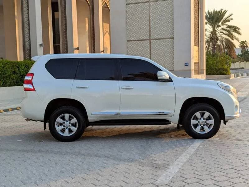 2016 Toyota Prado EXR thumbnail 4
